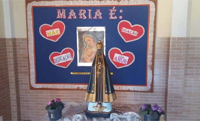 Louvando � Maria