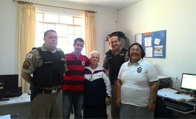Visita da equipe da Pol�cia Militar de Barbacena