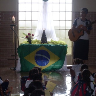 Visita da Imagem de Nossa Senhora Aparecida - Colgio Passionista Santa Luzia