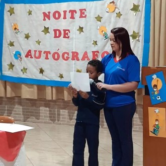 Noite de Autógrafos - turma do 1° ano - Colégio Passionista Santa Luzia Noite de Autógrafos - turma do 1° ano - Colégio Passionista Santa Luzia