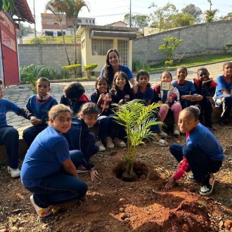 4º Ano- Plantando uma Arvore - Colégio Passionista Santa Luzia 4º Ano- Plantando uma Arvore - Colégio Passionista Santa Luzia
